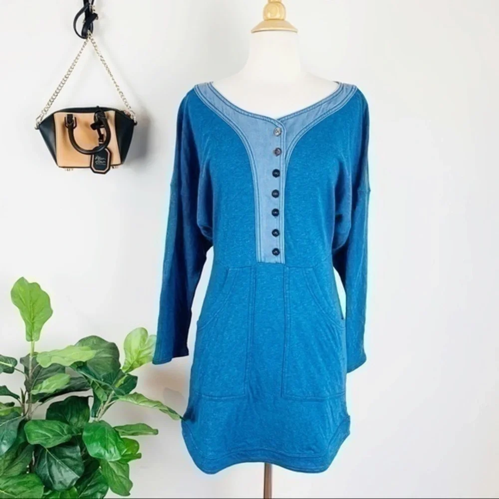 💋Free People blue mini long sleeve knit dress size s